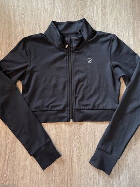 Black Full-Zip Cropped Performance Jacket - Jazmin Gonzalez - Size M